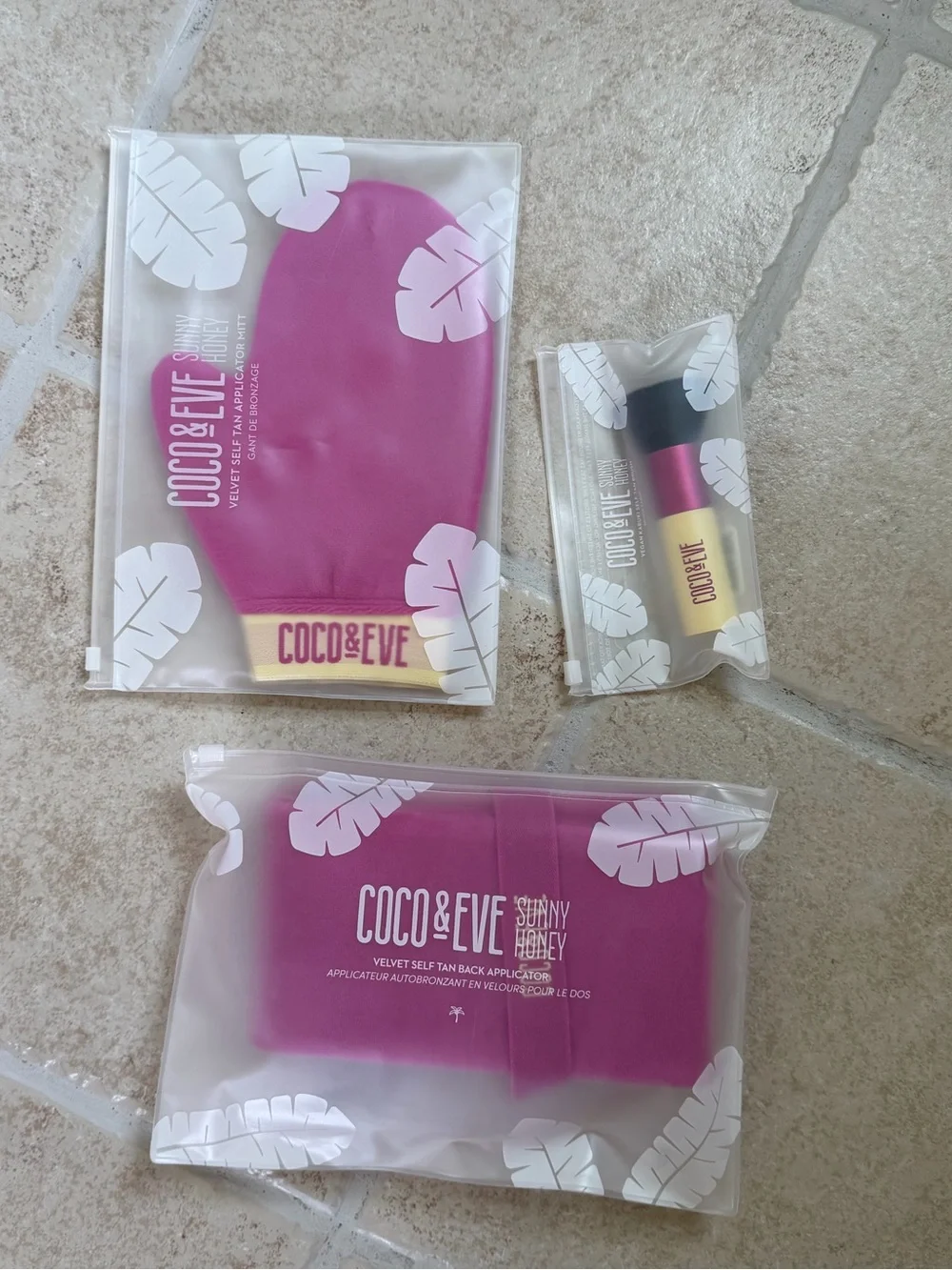 Coco & Eve Pink Self-Tanning Kit - Velvet Applicator & Brush
